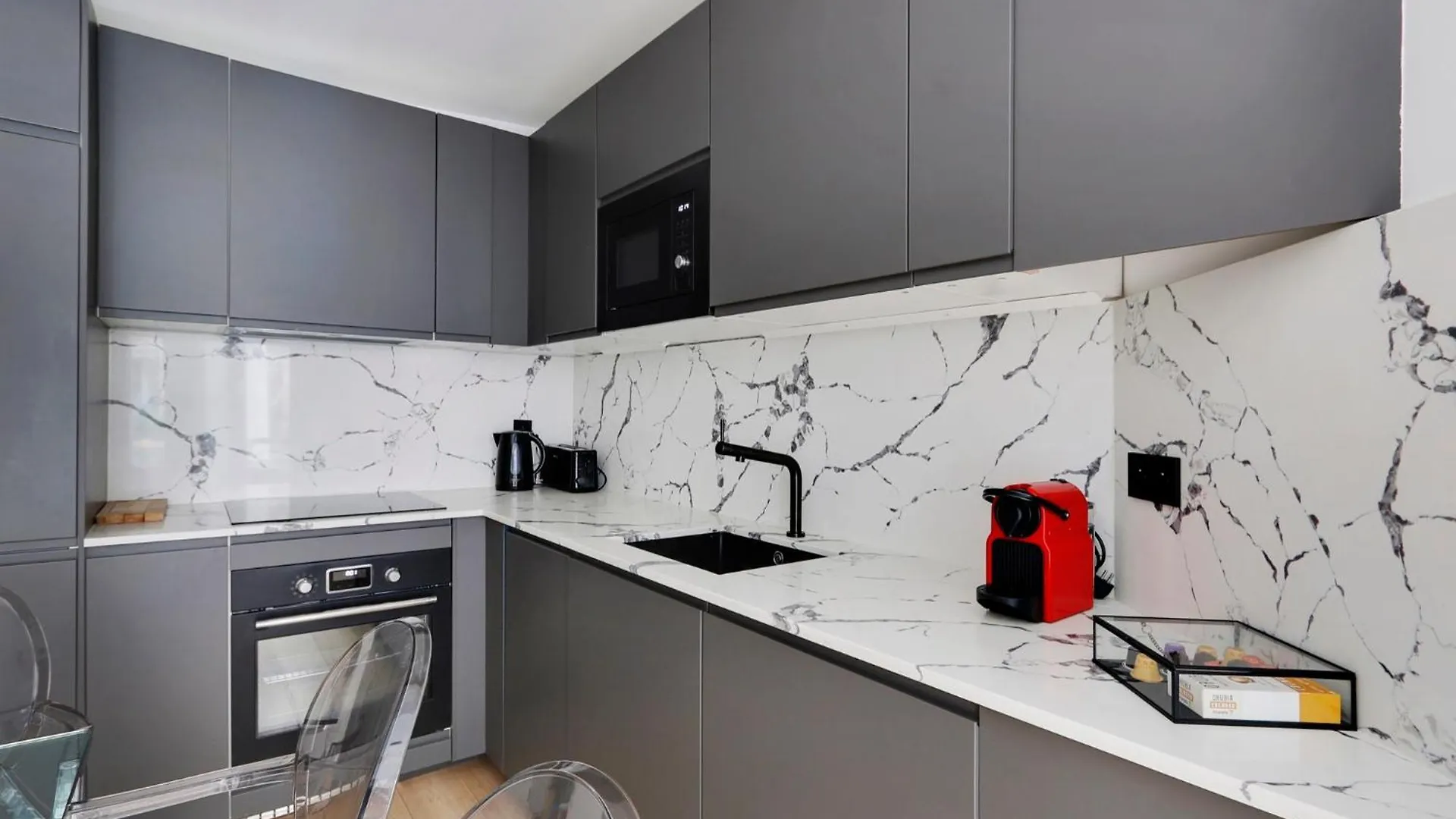 Apartment Pick A Flat's In Saint-germain-des-pres - Rue Dauphine