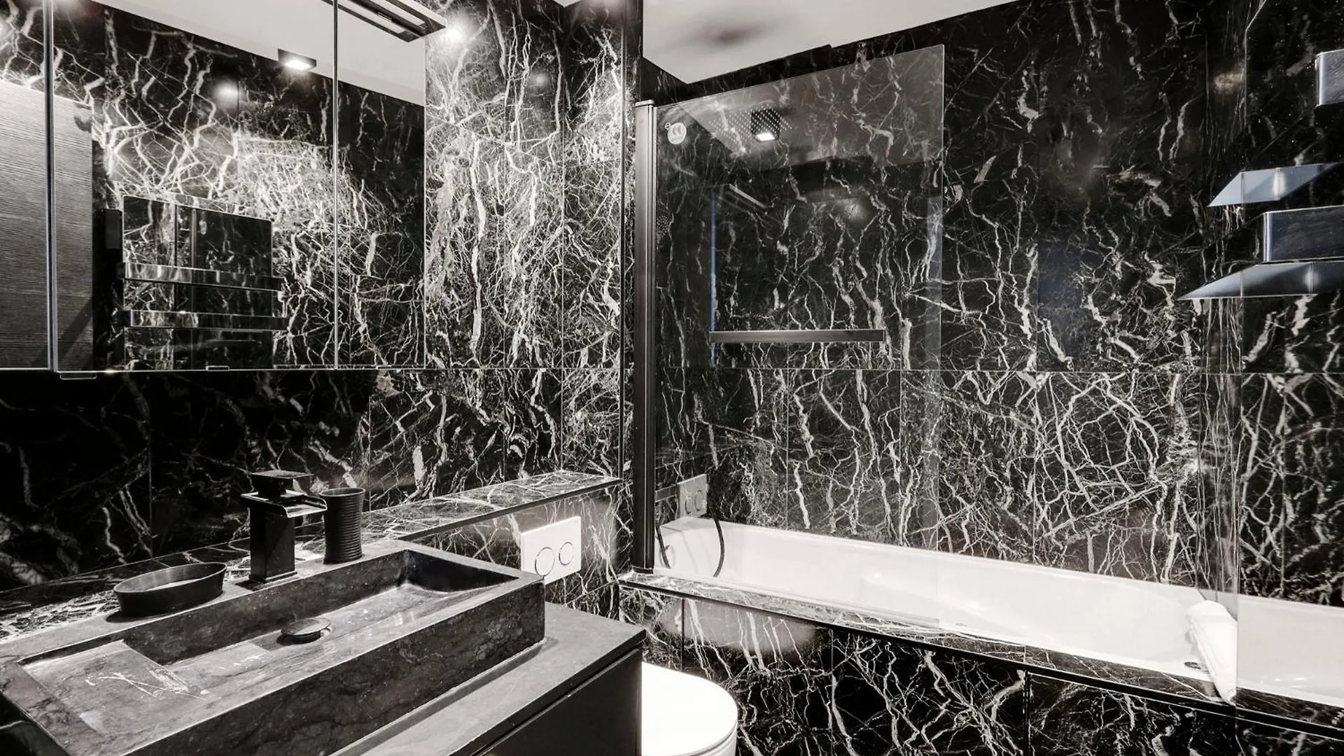 Pick A Flat's In Saint-germain-des-pres - Rue Dauphine Apartment